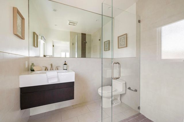 3756 Clayton Avenue W, Los Angeles, CA 90027