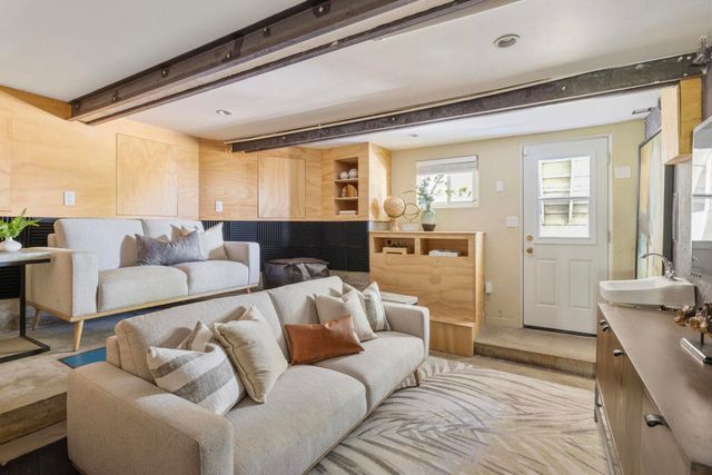 3756 Clayton Avenue W, Los Angeles, CA 90027