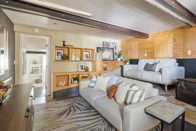 3756 Clayton Avenue W, Los Angeles, CA 90027