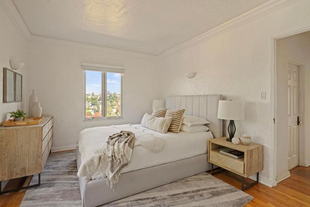 3756 Clayton Avenue W, Los Angeles, CA 90027