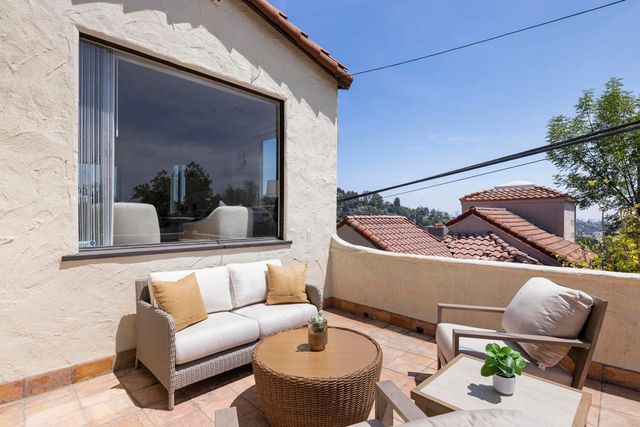 3756 Clayton Avenue W, Los Angeles, CA 90027