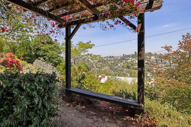 3756 Clayton Avenue W, Los Angeles, CA 90027