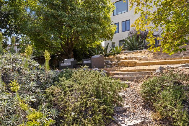 3756 Clayton Avenue W, Los Angeles, CA 90027