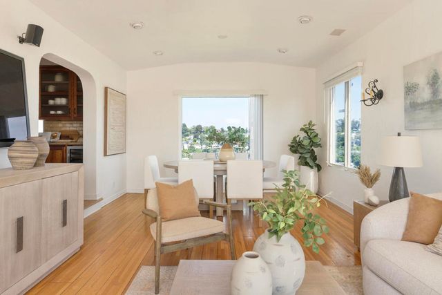 3756 Clayton Avenue W, Los Angeles, CA 90027