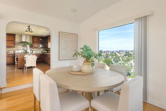 3756 Clayton Avenue W, Los Angeles, CA 90027