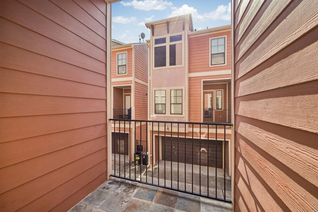 1046 W 23rd Street C, Houston, TX 77008