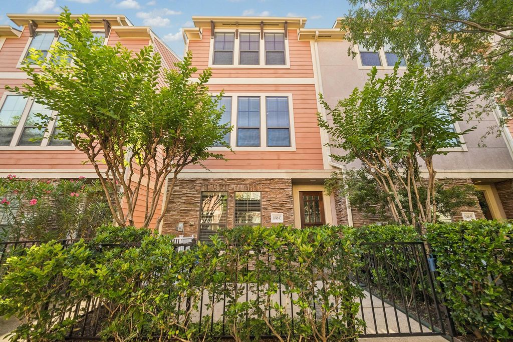 1046 W 23rd Street C, Houston, TX 77008