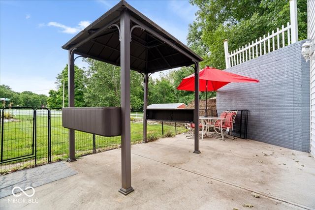 703 N Peterman Road, Greenwood, IN 46142