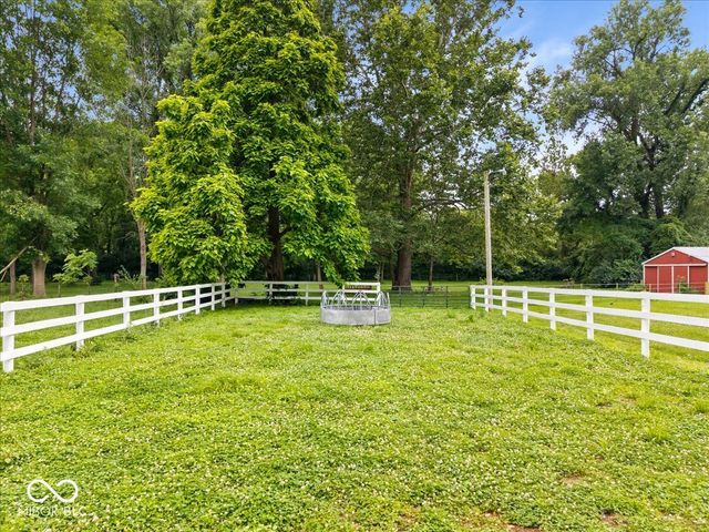 703 N Peterman Road, Greenwood, IN 46142