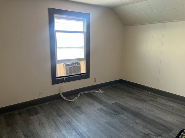 1027 S Chicago Avenue, Freeport, IL 61032