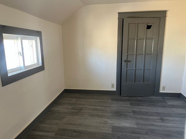 1027 S Chicago Avenue, Freeport, IL 61032