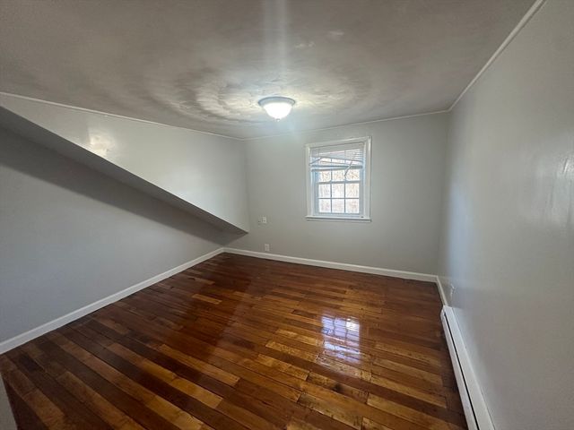 1 Eames Ave, Worcester, MA 01603