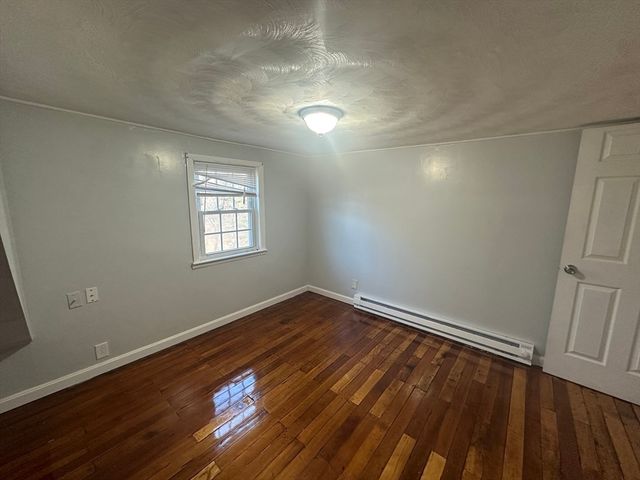 1 Eames Ave, Worcester, MA 01603