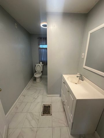 1 Eames Ave, Worcester, MA 01603