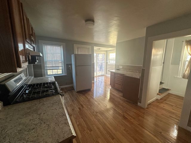 1 Eames Ave, Worcester, MA 01603