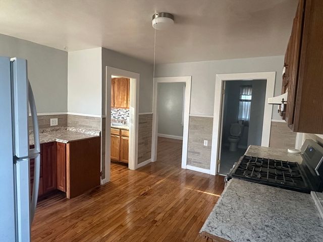 1 Eames Ave, Worcester, MA 01603