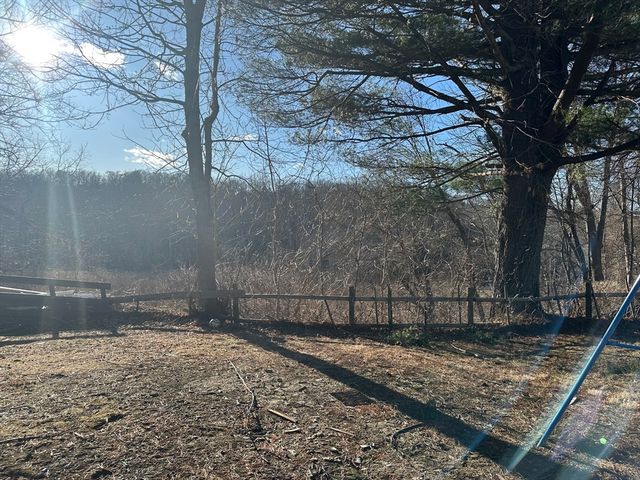 1 Eames Ave, Worcester, MA 01603