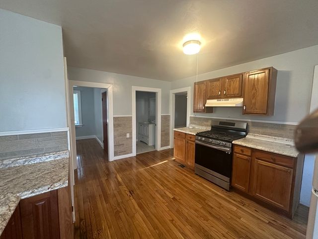 1 Eames Ave, Worcester, MA 01603