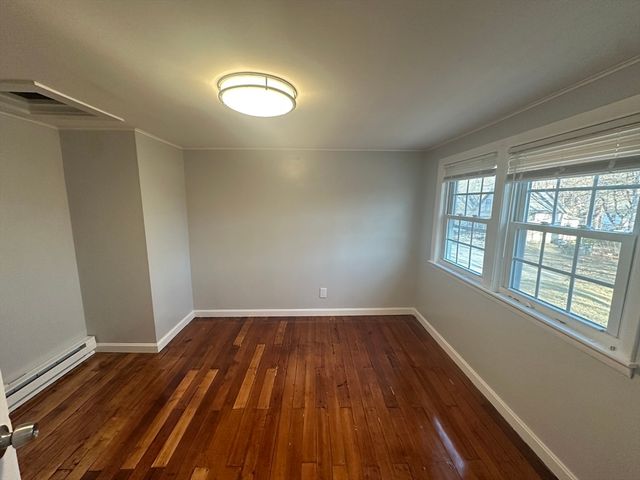 1 Eames Ave, Worcester, MA 01603