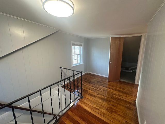 1 Eames Ave, Worcester, MA 01603