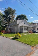 1 Eames Ave, Worcester, MA 01603