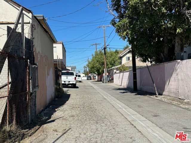 5974 West Boulevard, Los Angeles, CA 90043