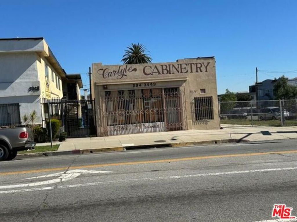 5974 West Boulevard, Los Angeles, CA 90043
