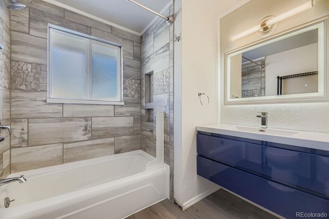 952 S Garland Way, Lakewood, CO 80226