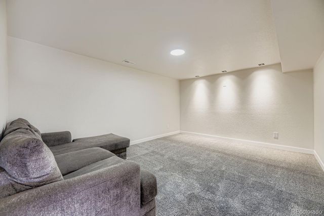 952 S Garland Way, Lakewood, CO 80226