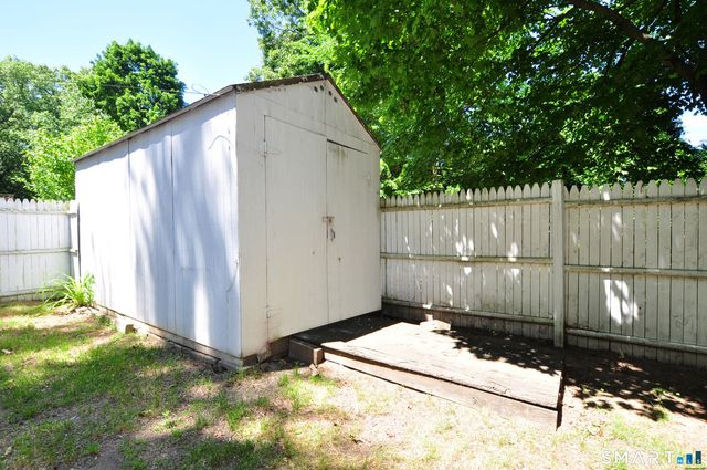 33 Roy Street, Enfield, CT 06082