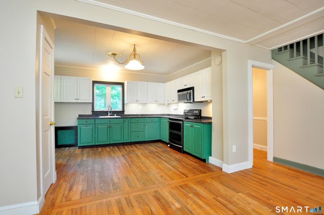 33 Roy Street, Enfield, CT 06082