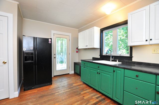 33 Roy Street, Enfield, CT 06082