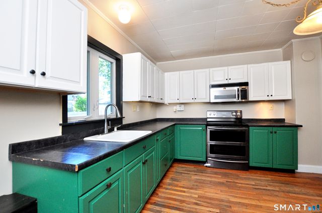 33 Roy Street, Enfield, CT 06082