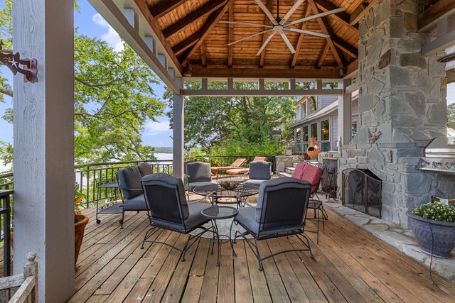 33872 S Coves Drive, Afton, OK 74331