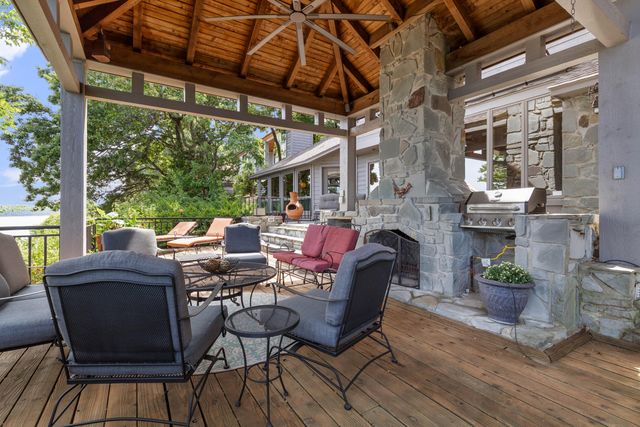 33872 S Coves Drive, Afton, OK 74331