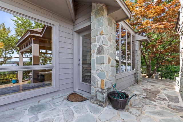 33872 S Coves Drive, Afton, OK 74331