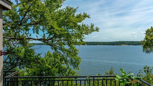 33872 S Coves Drive, Afton, OK 74331