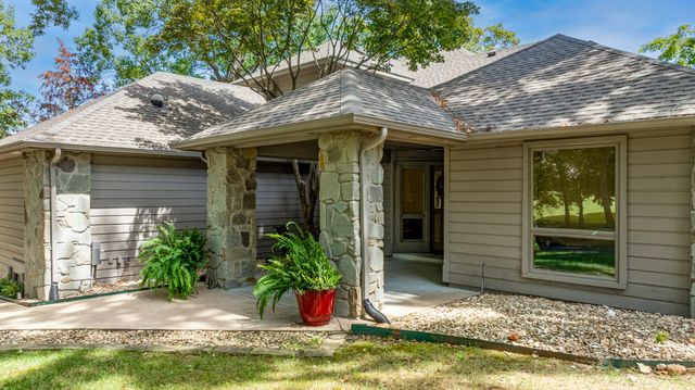 33872 S Coves Drive, Afton, OK 74331