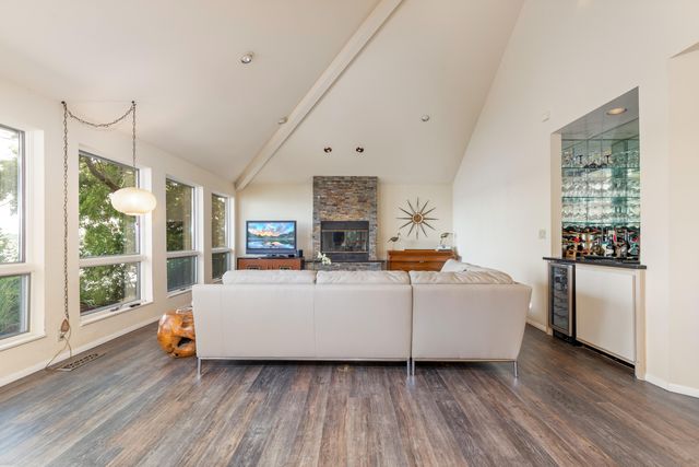 33872 S Coves Drive, Afton, OK 74331