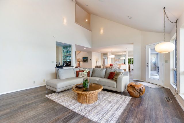 33872 S Coves Drive, Afton, OK 74331