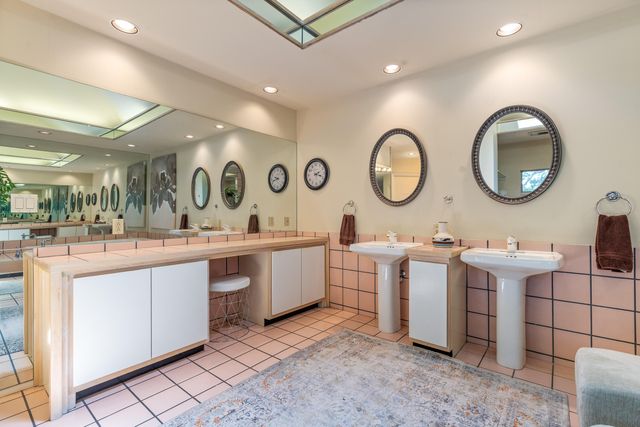 33872 S Coves Drive, Afton, OK 74331