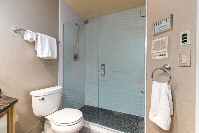 33872 S Coves Drive, Afton, OK 74331