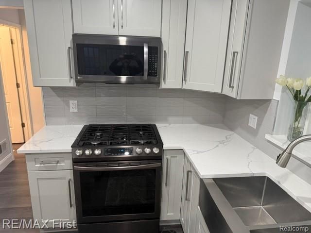 46210 Jackson Drive, Macomb, MI 48044