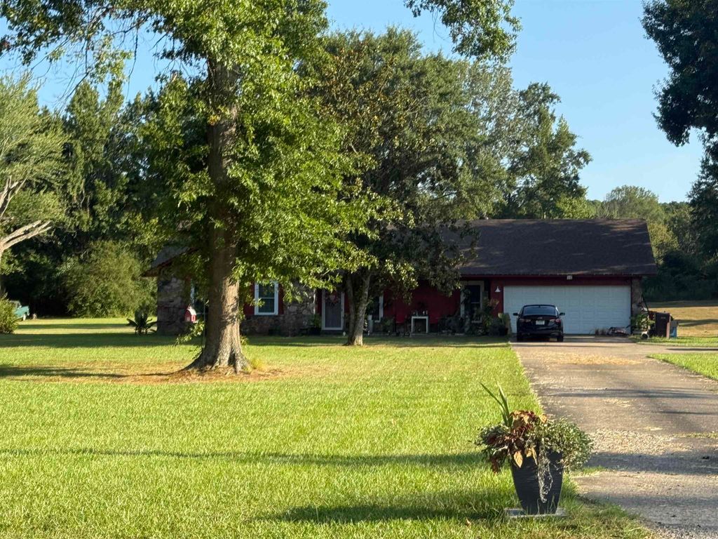 67 Friendship Rd, Conway, AR 72032