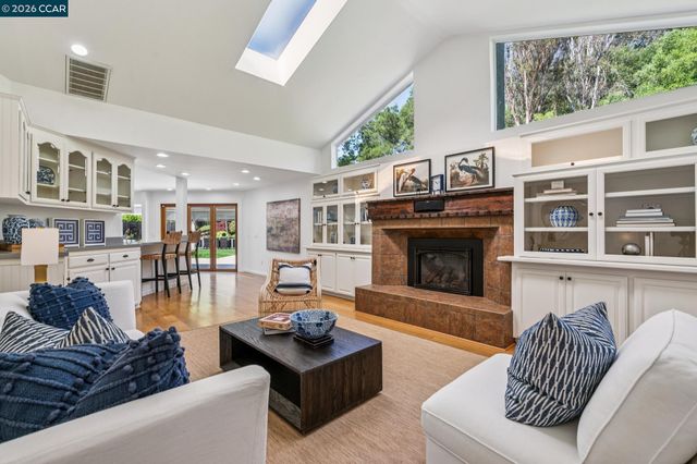 1409 Rimer Dr, Moraga, CA 94556
