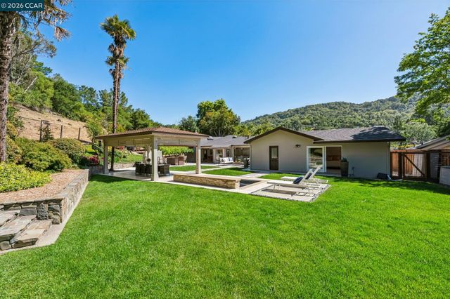 1409 Rimer Dr, Moraga, CA 94556