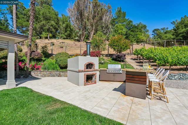 1409 Rimer Dr, Moraga, CA 94556