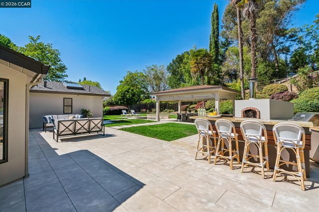 1409 Rimer Dr, Moraga, CA 94556