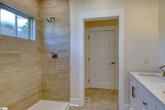 401 Long View Ridge Lane, Seneca, SC 29672