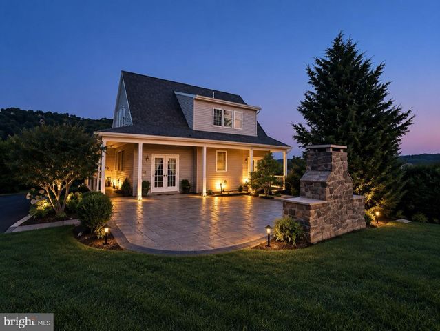 20 BURNS RD, Spring Grove, PA 17362